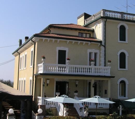 HOTEL VILLA MARIA