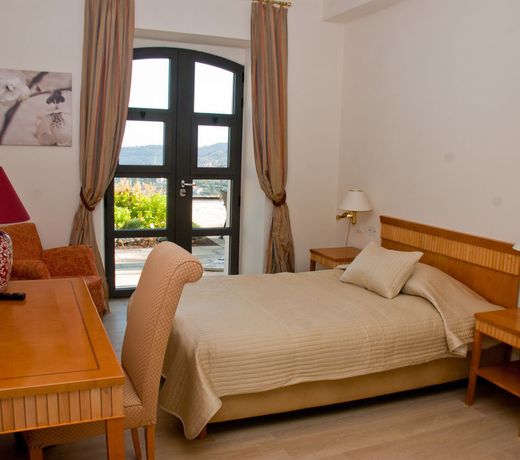 Miramare Apartments&Suites