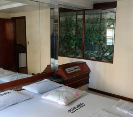 Midway Motel (Adult Only)