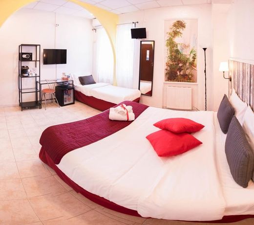Galleria Frascati Rooms and Apartment