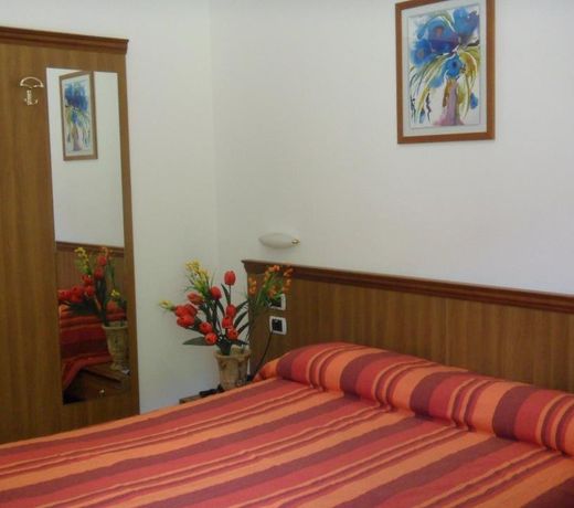 AFFITTACAMERE EXCALIBUR