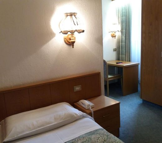 Hotel Ottoz Meuble