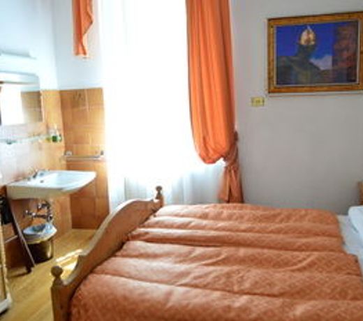 Hotel Montana- ricarica auto elettriche