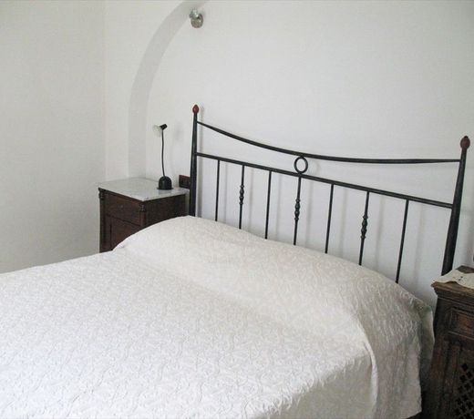 Le Domus De Chia