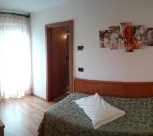 Hotel Denny