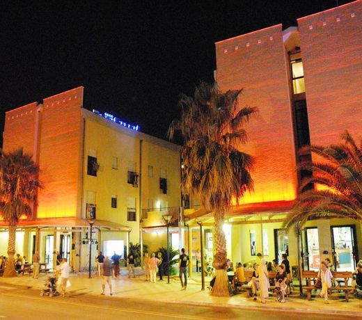 Aloha Park Hotel