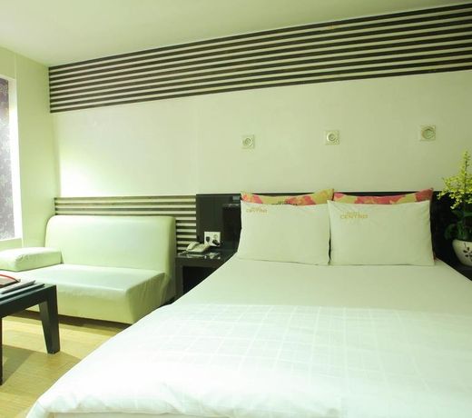 The Unique Hotel 28
