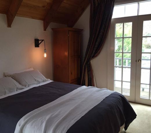 Hideaways at Red Hill