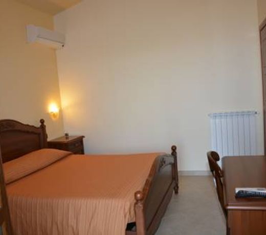 PINUS ROOMS