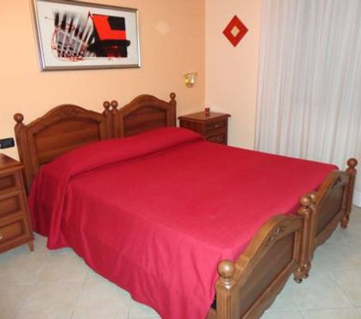 PINUS ROOMS