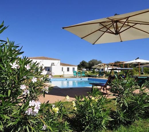 Hotel Baia Cea