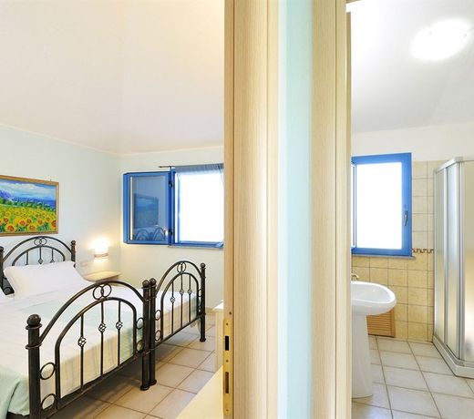Hotel Baia Cea