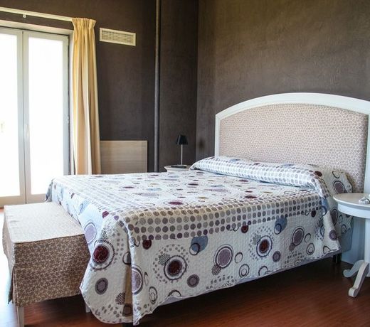 Hotel PaclÃ 