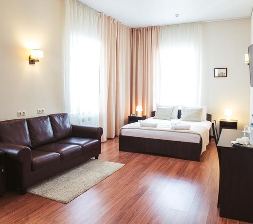 Maksim Gorkiy Hotel