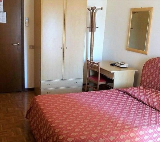Hotel St. Louis
