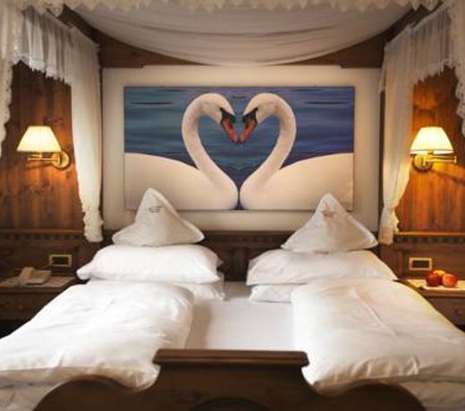Hotel Garni Concordia - Dolomites Home
