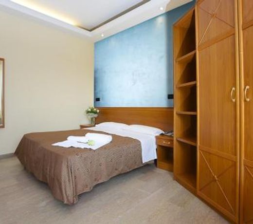 Hotel President