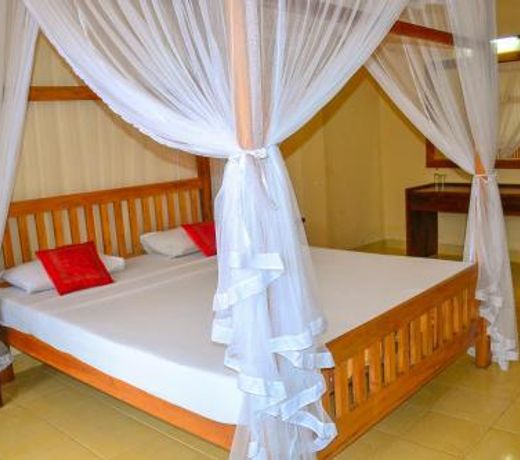 Marine Tourist Guest House at Negombo Beach