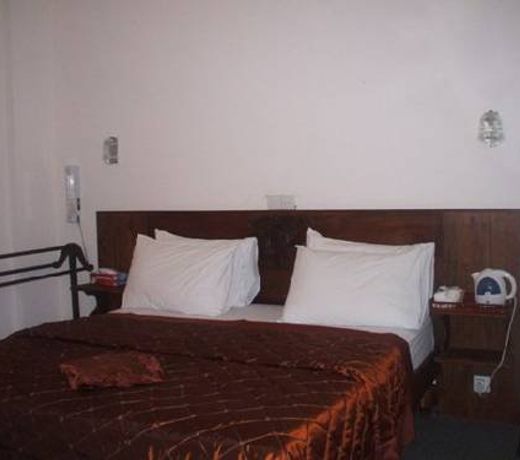 Yoho Pello Lake Resort