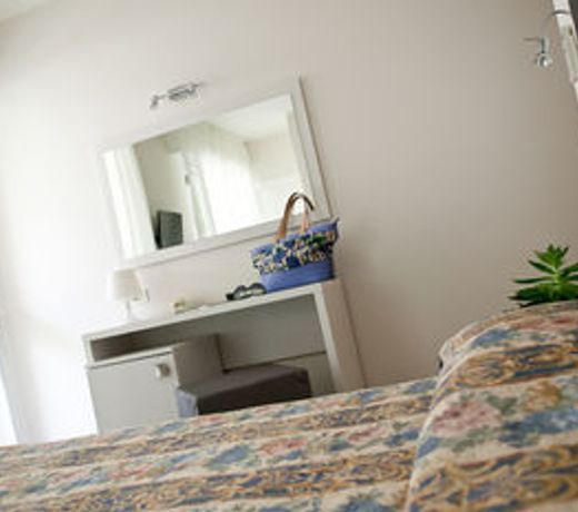 Hotel Thea