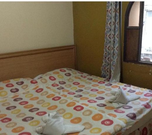 Queen ayola hotel