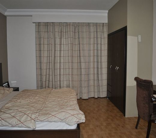 AL-BALLOUTI HOTEL SUITES