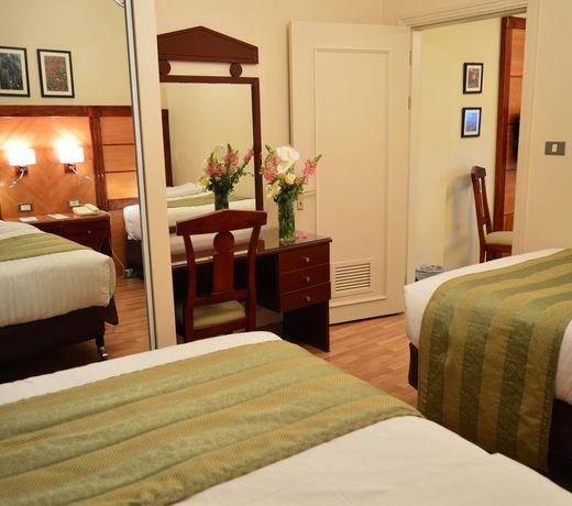 Comfort Hotel Suites