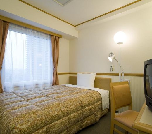 Toyoko Inn Yokohama Shinkoyasu Ekimae