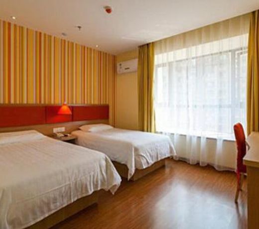 Home Inn Kunming Railway Station Yongping Road