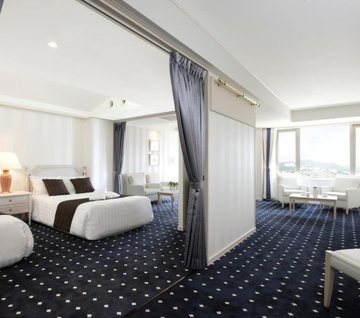 Luke Plaza Hotel