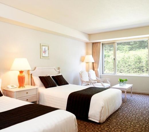 Luke Plaza Hotel