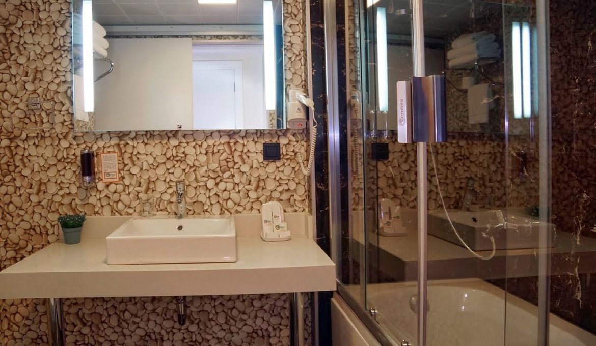 Tempo Suites Airport