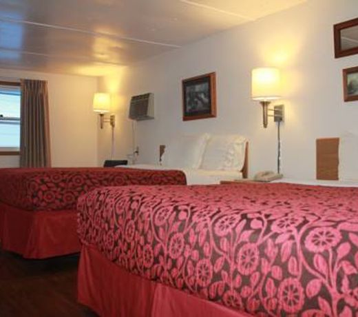 The Brookside Motel / Mt. Rushmore