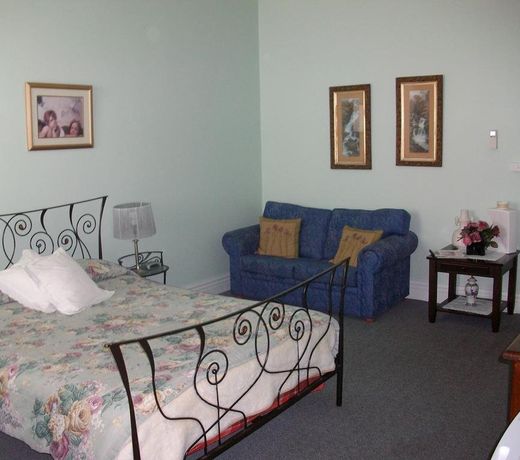 Stella's Dromana Hotel
