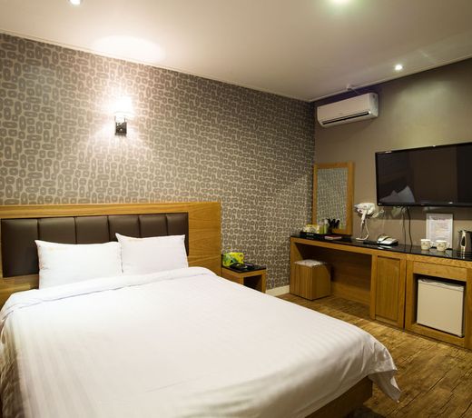 Pungnam Tourist Hotel