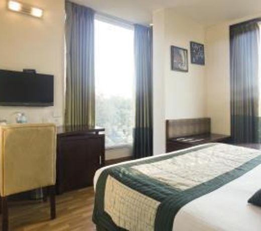 Tavisha Hotel
