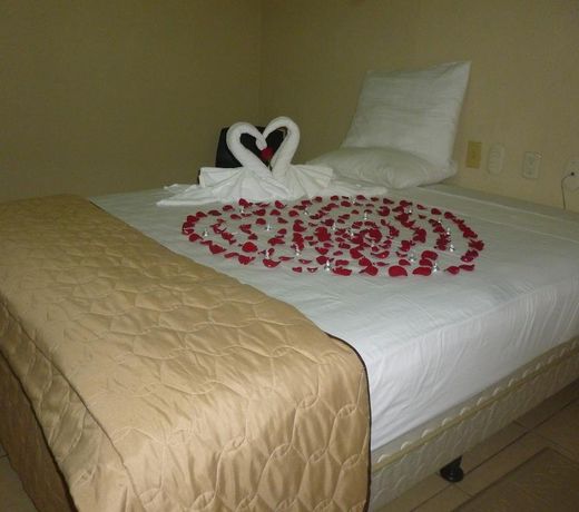 Maximos Petit Hotel