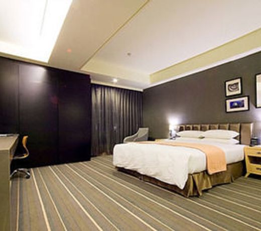 Urban Hotel33