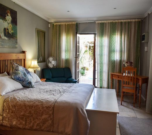 Auberge Alouette Guesthouse