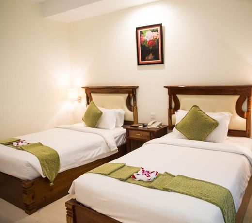 Green Palace Hotel