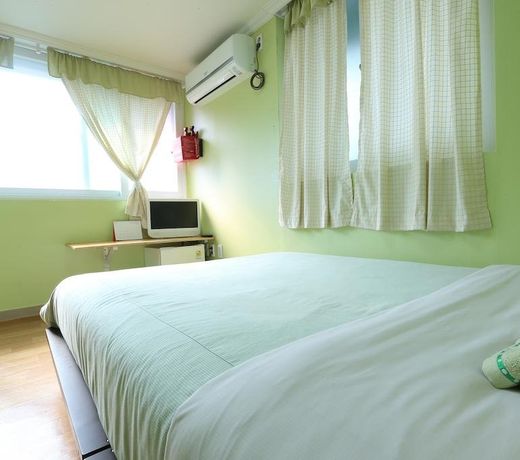 Dalkom Myeongdong Guesthouse