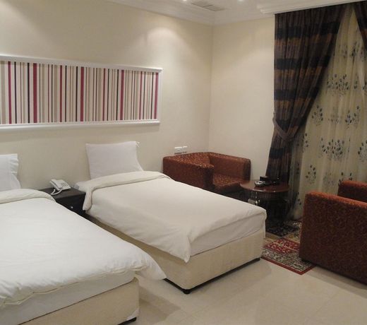 Marina Royal Hotel Suites