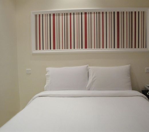 Marina Royal Hotel Suites