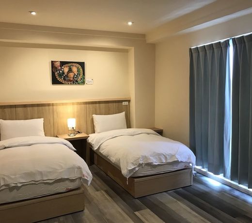 ISING HOTEL