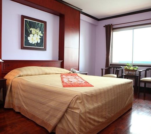 Vansana Riverside Hotel