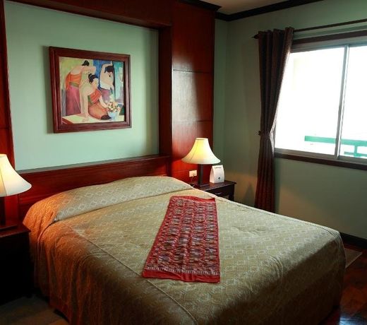 Vansana Riverside Hotel