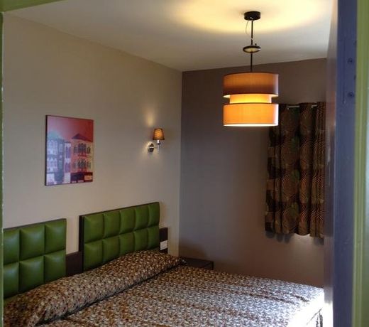 L'Hotel De Mon Pere