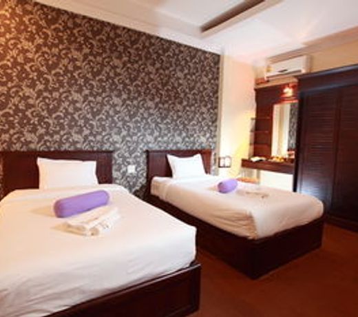 Seasons Riverside Hotel