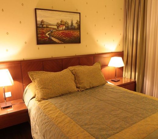 King Suites Hotel