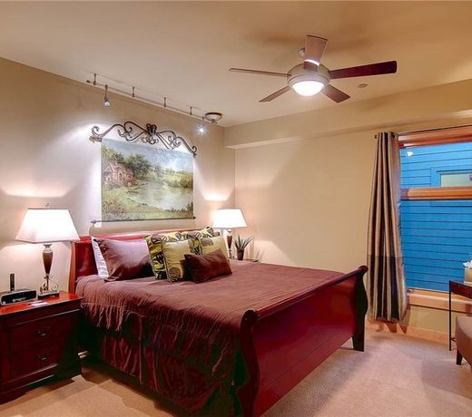 Alpenglow miniums ALP3B 2 Br condo by RedAwning